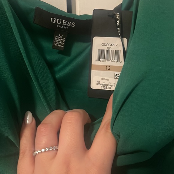 Guess brand wedding guest dress - Picture 3 of 4